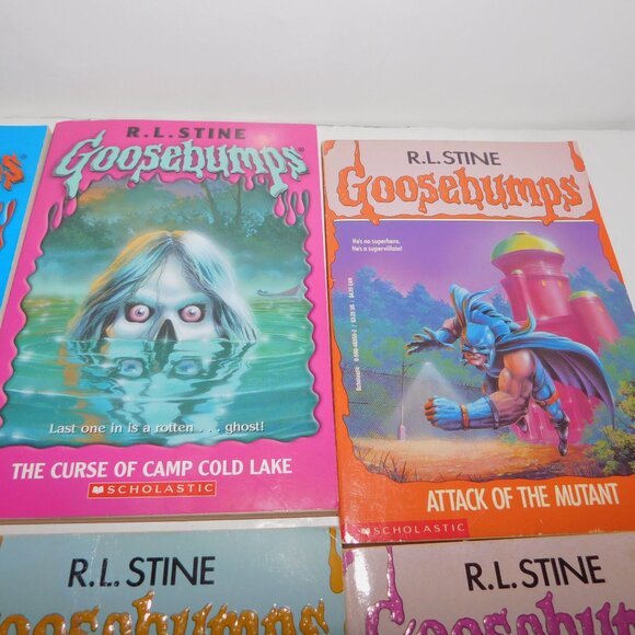 Set / Lot 10 Vintage 90s R.L. Stine Goosebumps Paperback Books - Picture 3 of 6
